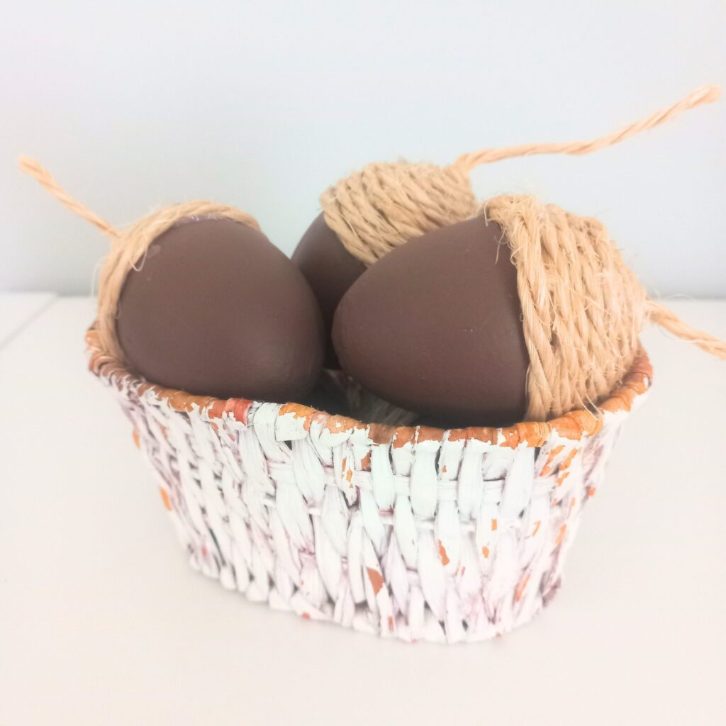 eggshell-acorns-in-basket-fall-decor DIY acorns in a basket for fall decoration